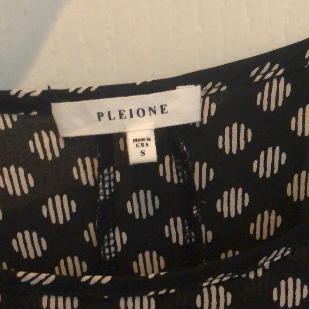 Top - Picture 2 of 3